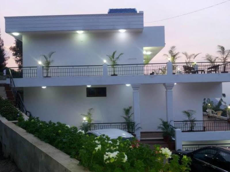 Mount N Mist Hotel Nainital Dış mekan fotoğraf